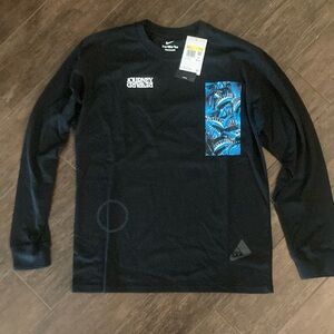 Nike Black and Blue Long Sleeve Tees. Mens small